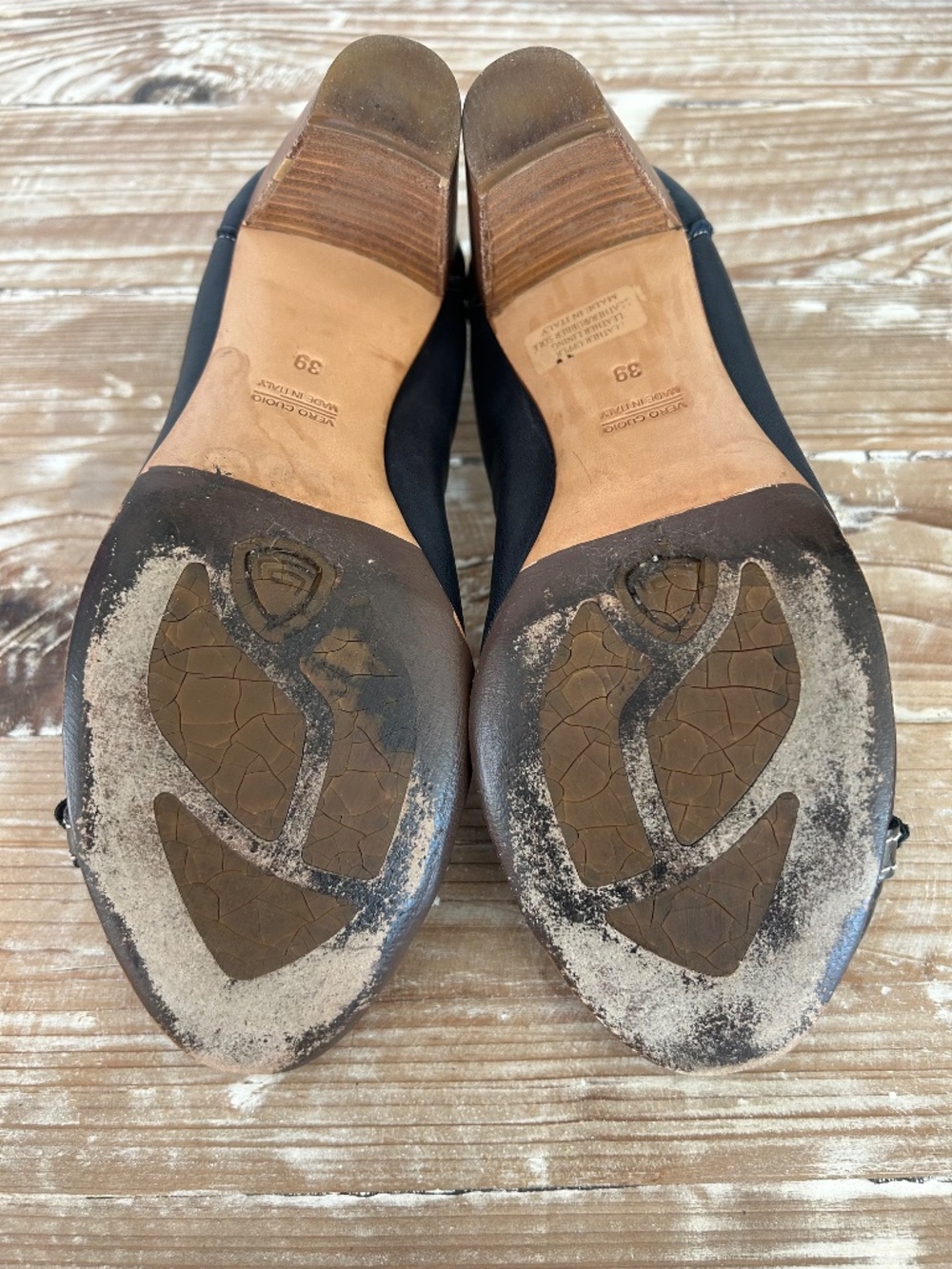 AGL (Attilo Giusti Leombruni Belted Block Heel Cap Toe Pumps Sz 39 (8.5-9) - Picture 8 of 9